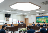 세종시의회 견학 중 초등생 대상 부적절한 신체 접촉 및 정치 공방 논란