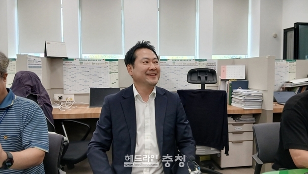 장동혁의 변신: 한동훈의 러닝메이트에서 '尹의 남자'로… 정치적 생존 위한 줄타기 분석