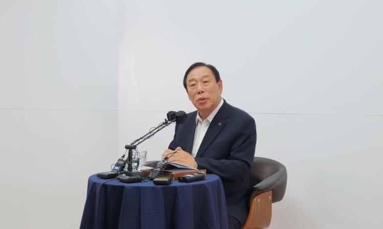 최민호 세종시장, "대통령 세종집무실 신속 추진 환영… 구체적 로드맵과 추가 이전" 촉구