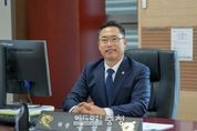 아산시의회 홍성표 의장, 고교 졸업식 물의 책임으로 의장직 사직