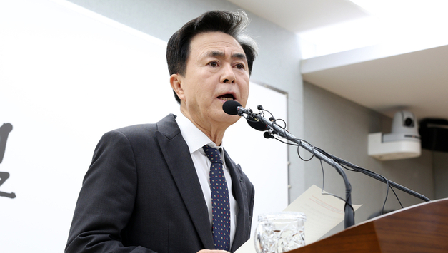 충남도정 '격돌'…김태흠 지사, 민주당 의원 집단 퇴장 및 비난에 강한 유감 표명