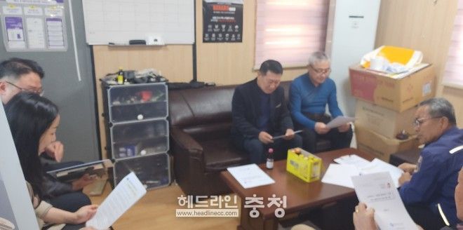 4월 8일, 세종시교육청 ’1,000원 통학택시‘ 운영 담당자가 개인택시사업자(기사)를 대상으로 안전교육을 실시하고 있다.